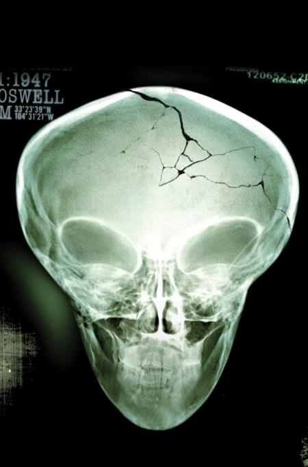 X FILES (2026) #1 (CVR G ROSWELL PHOTO FOIL VAR) - PREORDER