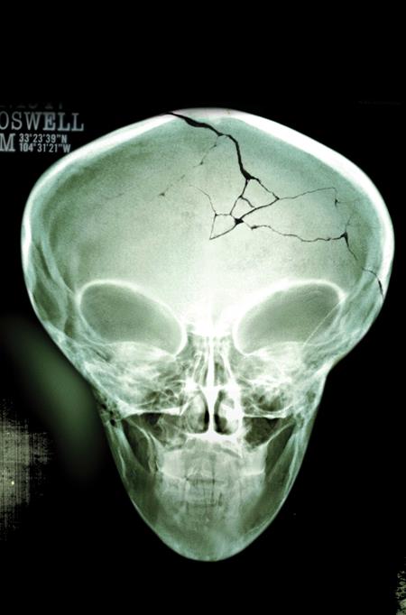 X FILES (2026) #1 (CVR H ROSWELL PHOTO FOIL VIRGIN VAR) - PREORDER